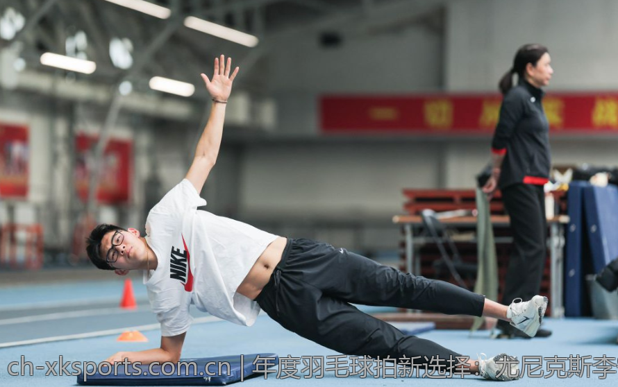 年度羽毛球拍新选择：尤尼克斯李宁2026新品大解析
